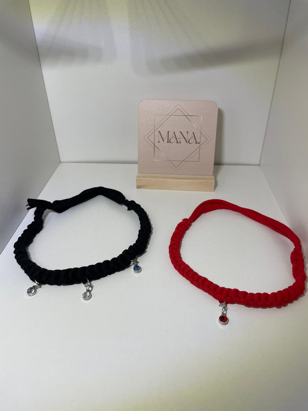 Girocollo Isabel in Lycra Intrecciata con Pietra Colorata